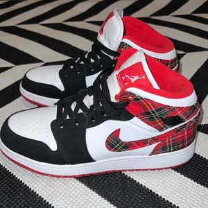 Jordan 1 mid